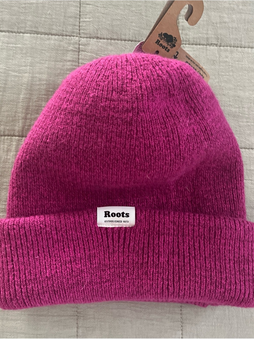 NWT Roots Cozy Soft Bracebridge Dragonfruit Pink Cuffed Stretch Toque